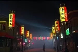 《屋顶上的天文课》中天台上架起的望远镜与夜空